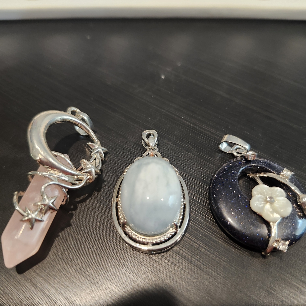 Elegant Silver and Blue Pendant Set